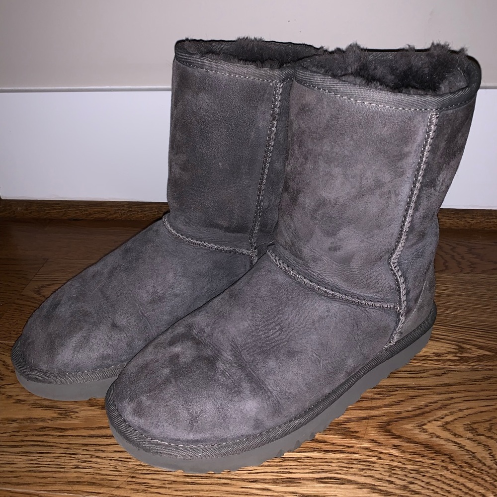 Short Grey Uggs!!!